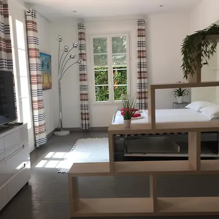 Appartements Cannes Apartment *