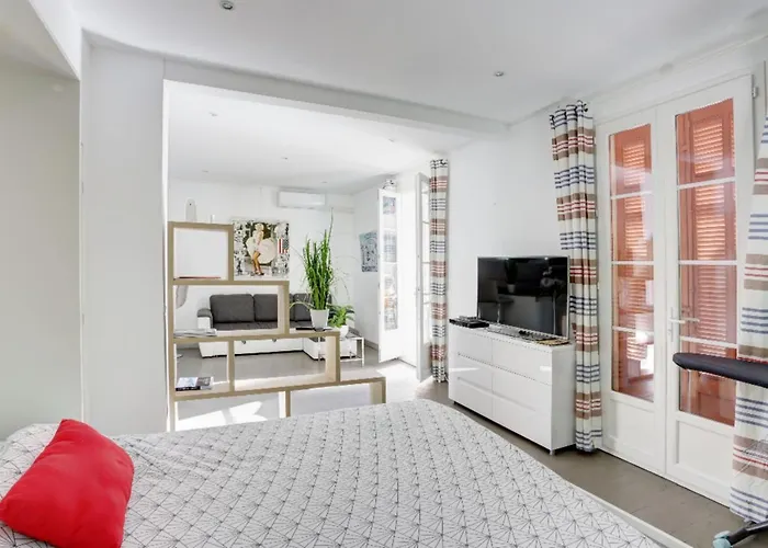 Appartements Cannes Apartment *